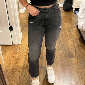 Black cropped jeans